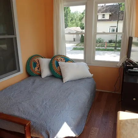 Home in Oshkosh near EAA Air Venture - 5 blocks away from Wittman Airport