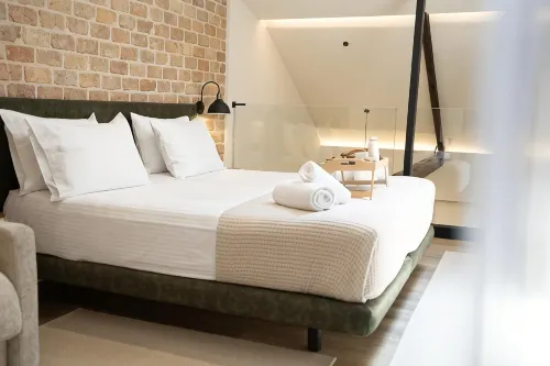 Aso Hotel - Historic Raisin Warehouse 1928 - 2-Star