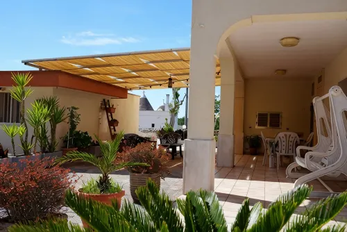 Historic villa with trulli in Valle D'itria surrounded by nature - Villas