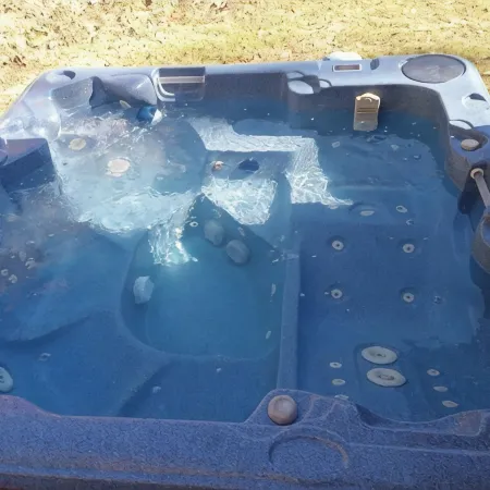 Paradise Mountain Getaway! Hot Tub to Relax after Hiking, Fishing, & Fun Here!