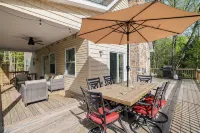 Spacious Chalet With Community Pool & Lake, Near Charming Town Of Jim Thorpe - Hytter