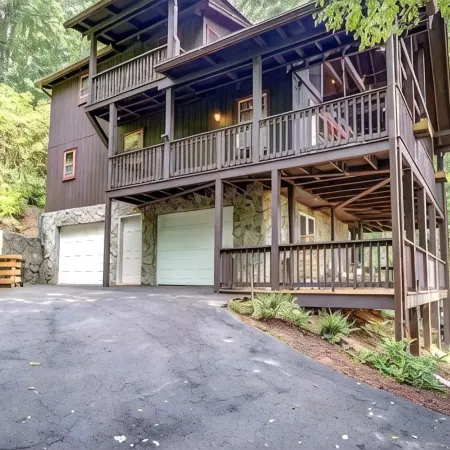 Cabin Retreat With Mountain and Water Views!! Foosball, Fire Pit, AC