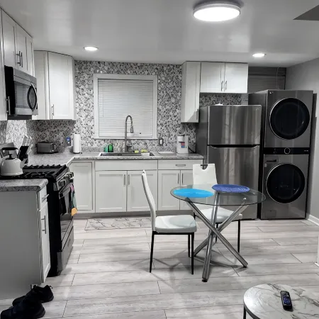 Pristine and Serene 1-BR Apt near Battery Atl