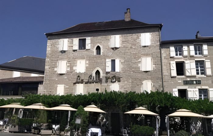 Logis Hôtels - Hôtel et Restaurant le Lion d'Or