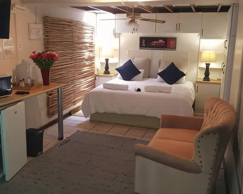 Lodge Strand (The) Hotels near Koop Sentrum