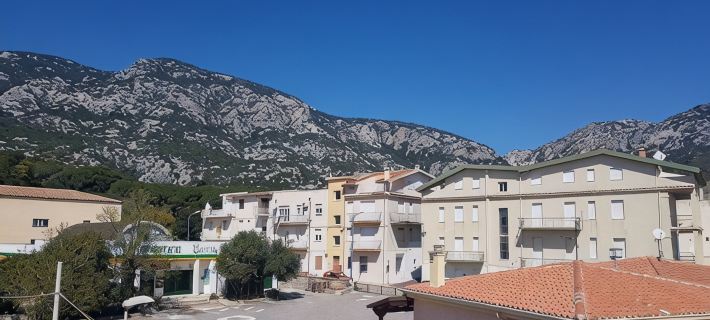 Attic with sea view just 30 meters from the beaches with parking space in the courtyard! Hotels in Dorgali