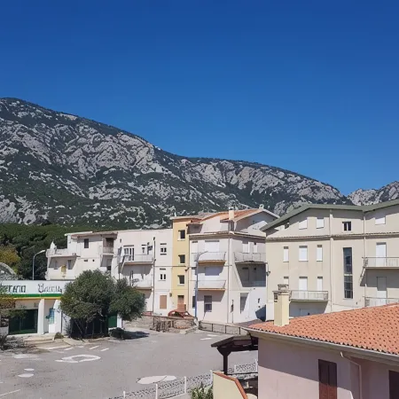 Attic with sea view just 30 meters from the beaches with parking space in the courtyard!