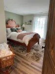 Charming Cottage- Yadkin River, Parks, Wineries and Winston-Salem in East Bend. - 3-stjärniga