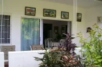Quality ground floor apartment, platinum west coast, Holetown, Barbados - 2-Star