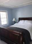 Year Round Lake Front Cottage on Quiet Cove on Webster Lake - Homestays