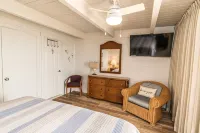 Unique Direct Oceanfront w/a Private Beach - 부티크
