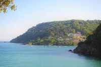 Apartment with Stunning Sea Views of South Sands Beach, Salcombe + 2 Car Parking
