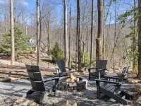 NEW Mountain Modern Hideaway! - Walk to Disc Golf Hotels in McDowell County