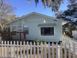 Cottage near Little River Waterfront.  Pets stay FREE!