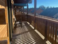 Cozy 3 Bed 2 Bath Cabin located next to Three Bears Resort in Warrens Wisconsin Hotele w: Warrens