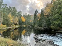 Adirondack Retreat w/ Hot Tub + Outdoor Firepit Hotel di Jay