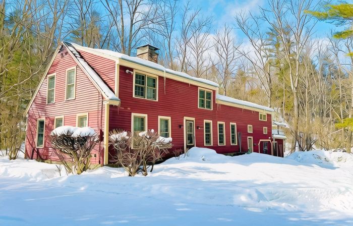 Restorative Mountain Sanctuary with Hot Tub, Minutes from the Mountains