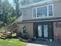 The She Shed a Cozy Country Setting to relax! 15 min to Dover, DE