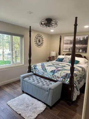 Montana Forest Retreat, Easy Walk to Flathead Lake, 1.5 Acres Fenced for Dogs!