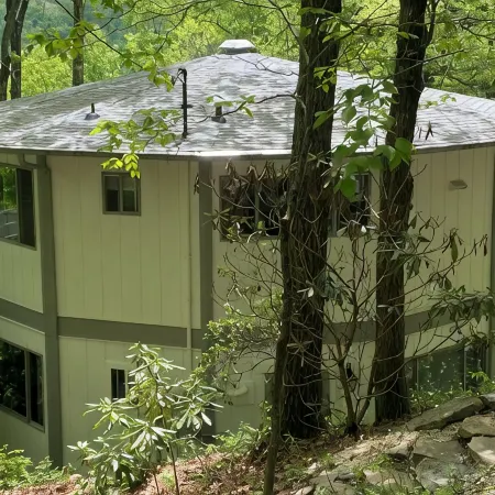 MONTREAT ROUND HOUSE - Mountain views, Renovated, Hot Tub, Fire Pit