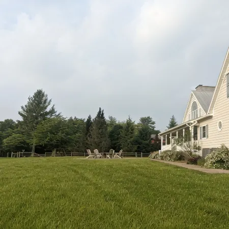 Perfect View: Plenty of room for everyone to stay and play!