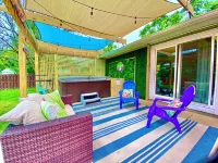 Time Traveler - Hot Tub, firepit, grill, games, and fun!