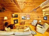 Gone With The Wind #47 New cabin to VRBO walking distance from courthouse square