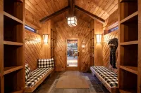 Ski Chalet with Pool, Hot Tub, Sauna, Pizza Oven, 2 Fireplaces & Outdoor Firepit