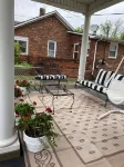 Entire Two story 4 bed/2 full bath. Historical home only steps to Centre college - WiFi