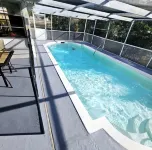 2Br 2BA Family & Pet Friendly Retreat Minutes from Weeki Wachee - Swimmingpools