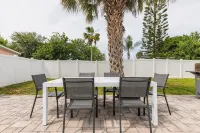 5Min from BEACH 3 Bedrooms+2 Baths Home with POOL - Wi-Fi
