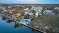 Townhome on the Water, Green Light Fishing, Pool, Arcade Machines, Sleeps 8 - 4-Star