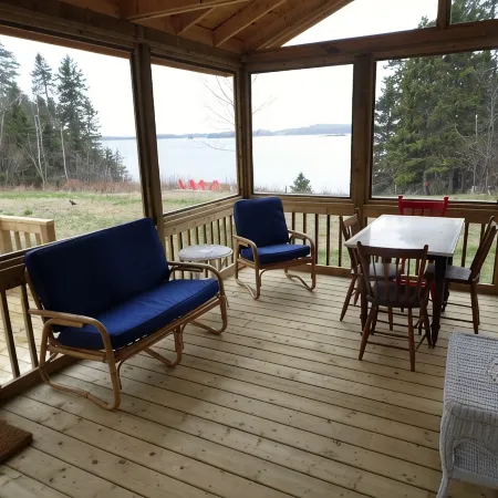 Seaside Cottage With Amazing Ocean Views:NEW MASTER BR,LR, Screened Porch,DECKS