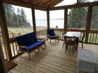 Seaside Cottage With Amazing Ocean Views:NEW MASTER BR,LR, Screened Porch,DECKS - Wifi
