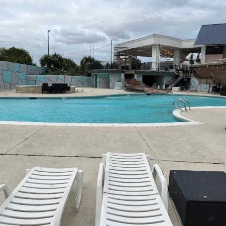 WATERFRONT 2/2 CONDO BOAT DOCK/SLIP RESTAURANT KAYAK AMENITIES GRD. FL Sleeps 8