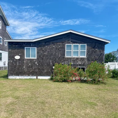The Nags Head Cottage-Recently renovated in 2025! Walking distance to the beach!
