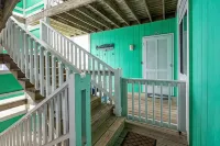 Whale Yeah! Ocean Views and Private Beach Access - Homestays