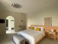 Karisma Private Villa Pattaya Hotels near Wat Khao Din Temple