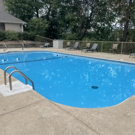 Updated Clean Condo Close to the Strip with Full Kitchen Perfect for Families