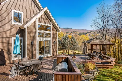 Huge Waterbury Home near Stowe Mountain / views & sauna