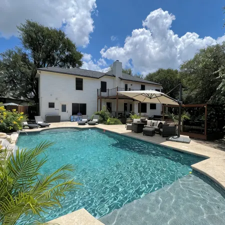 Private Pool & Hot Tub-Large 4Br Family Home Near Austin-Sleeps 12!
