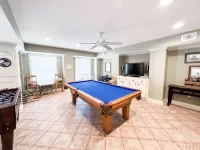 Beach Boating Paradise-Heated Pool,2 King Suites,90ft Dock,Game Room,Bikes,5Star