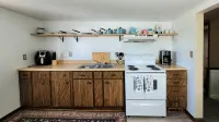Cozy one bedroom cottage on the edge of town. Close to trails and lakes. - 3-Star