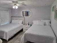 The Flip Flop Zone - Retreat by The Beach - balcony