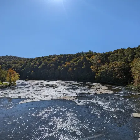 Stay In Ohiopyle & Relax in Town Near The GAP Trail, Hot Tub