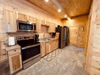 New Custom Designed Country Dwelling Close to Town - Homestays