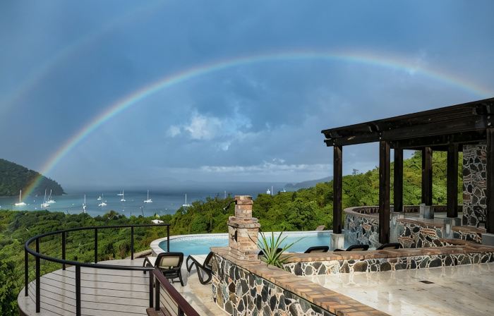 Walk to world famous Maho Bay! Privacy, views, pool, 4 equal king size bedrooms.