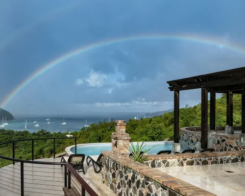 Walk to world famous Maho Bay! Privacy, views, pool, 4 equal king size bedrooms. Hotels in Central