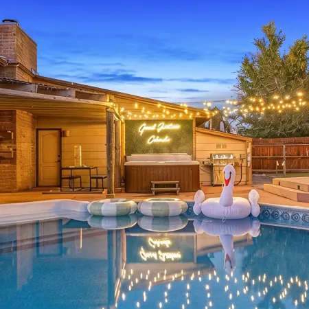 Pool~Hot Tub~Game Room~Fire Pit~Mini Golf~Frisbee Golf~Basketball & Soccer Court