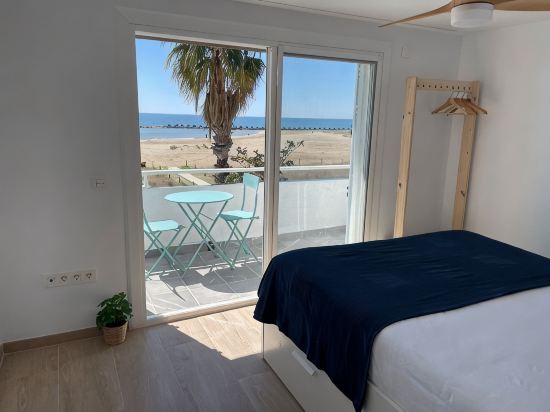 Beachfront Home · 5 Steps to the Sand · Large Private Terrace with Pergola · AC